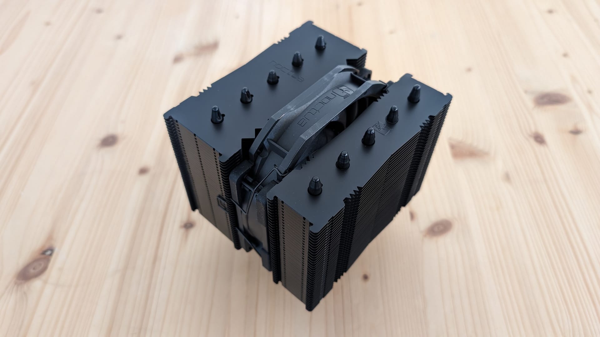 Noctua NH D12L chromax.black review n01 01