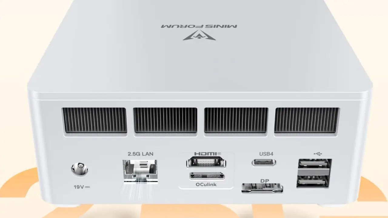 MINISFORUM UM880 Plus