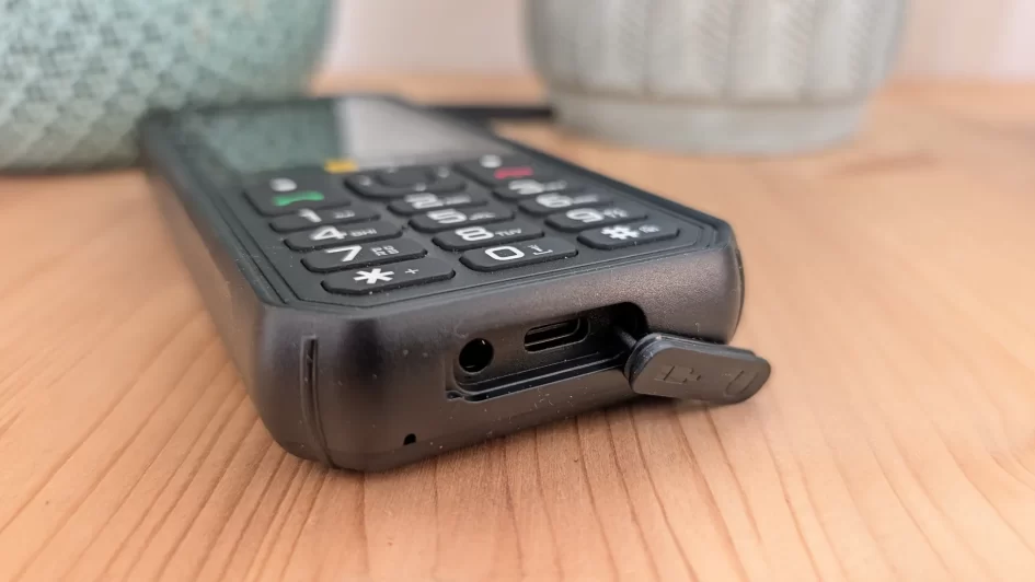 AGM M11 Review E006